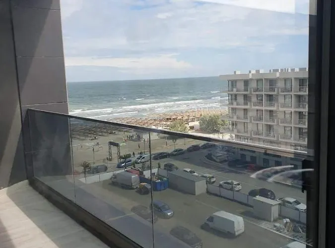 Bythesea Luxury Apartment *